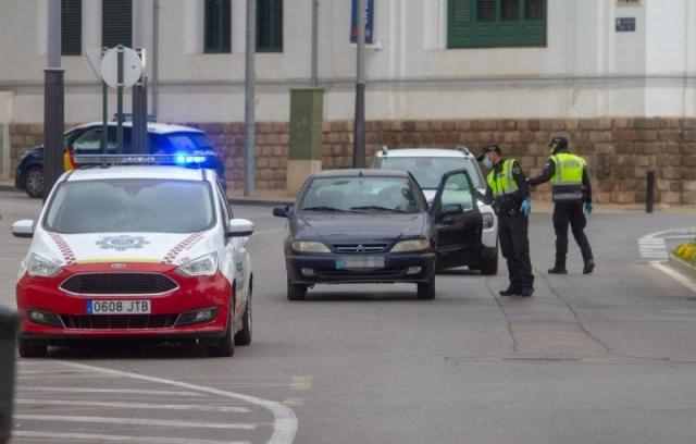 تَنَقل بهن عبر سبع دول خلال ثمان سنوات.. يمني يحتجز أربع فتيات من عائلته في إسبانيا